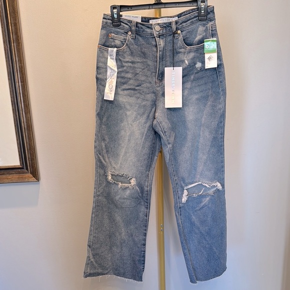 Tinseltown high rise flare Blue Distressed Jeans NWT 7/28 - Picture 1 of 13